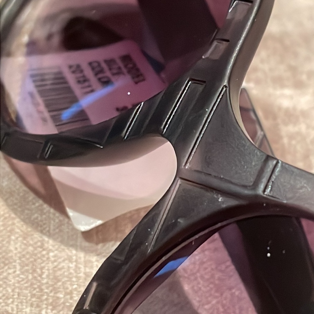 BURBERRY Plaid Signature Design Sunglasses NWOTS - Picture 12 of 16